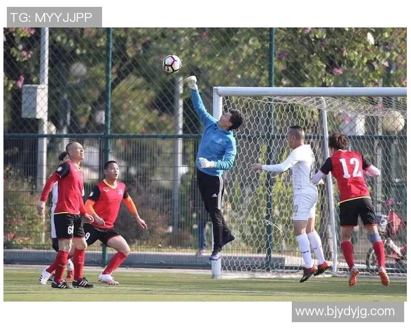 以诗词赞足坛巨星风采描绘球场英姿传递热血与梦想 以诗词赞足坛巨星风采描绘球场英姿传递热血与梦想