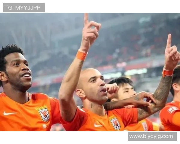 用脸接足球的传奇球星们与他们难忘瞬间的背后故事 用脸接足球的传奇球星们与他们难忘瞬间的背后故事