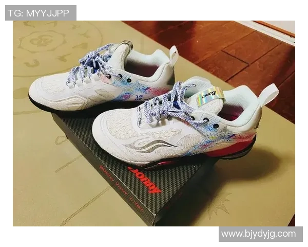 明星球员联名款足球鞋推荐 女士专属时尚与性能兼备选择